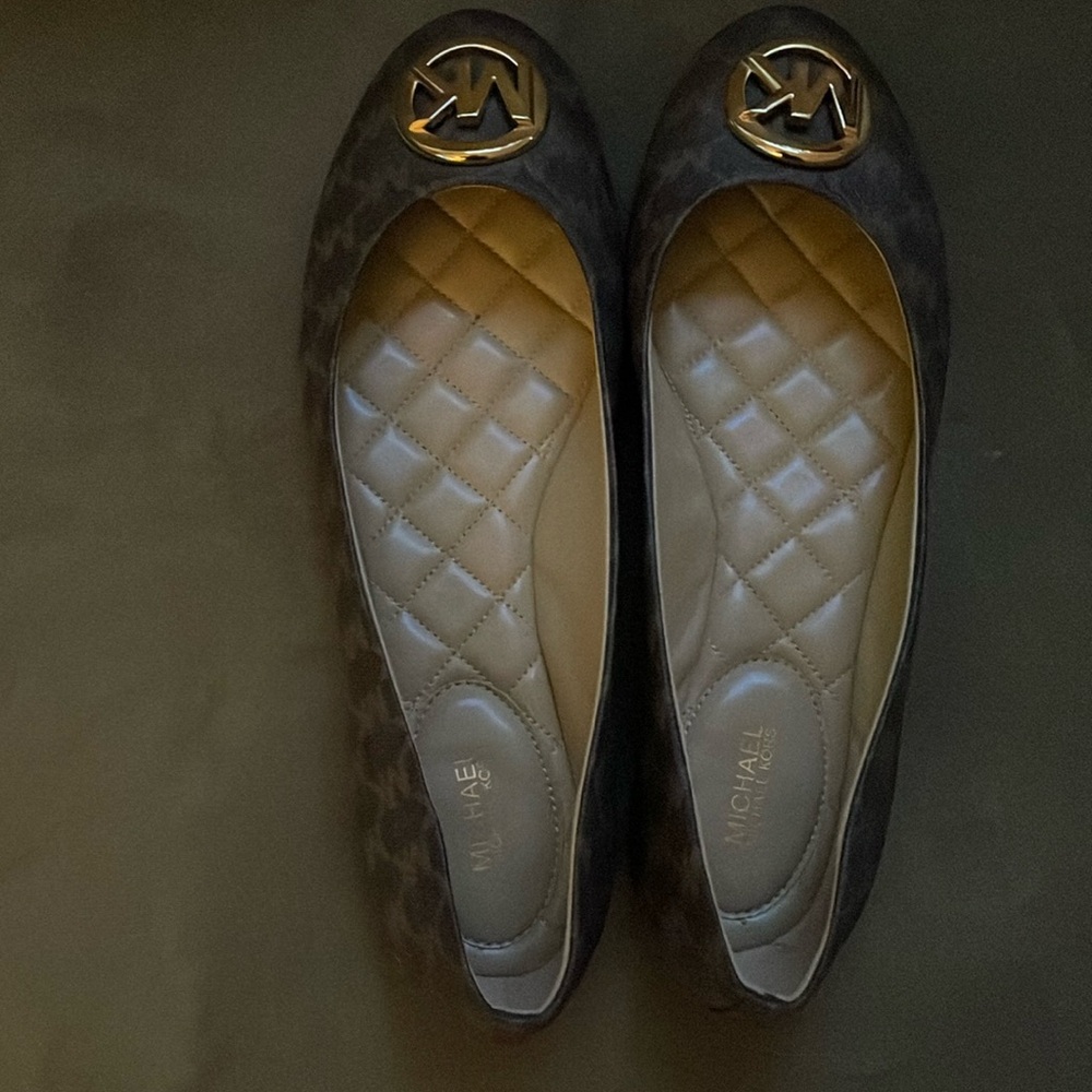 Size 11 Michael Kors flats